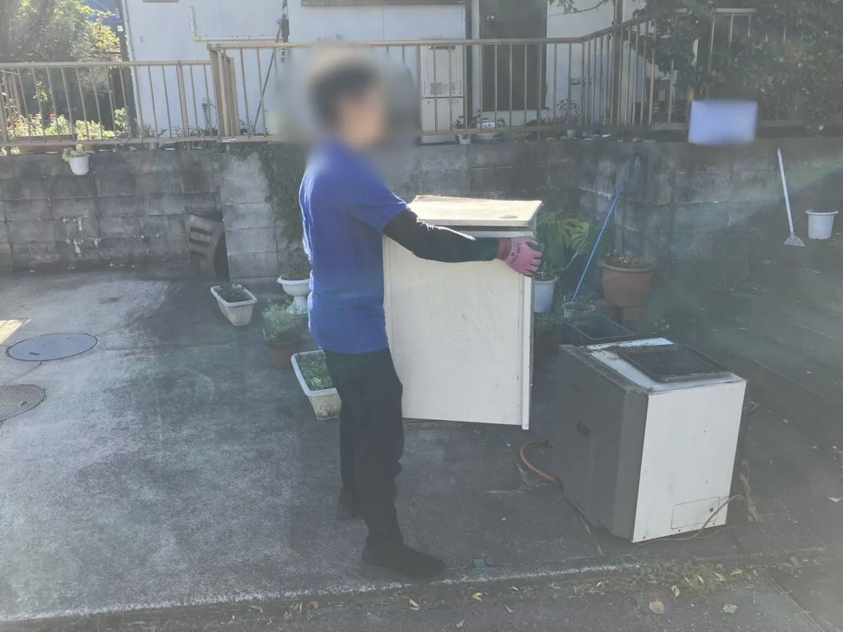「3LDKのマンションから機材を回収させていただきました」作業写真