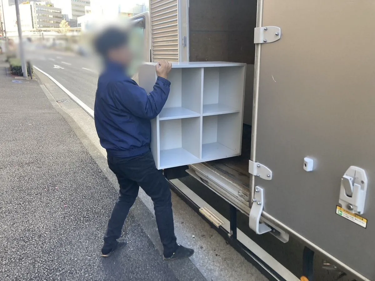 「1Kのマンションからカラーボックスを回収させていただきました」作業写真