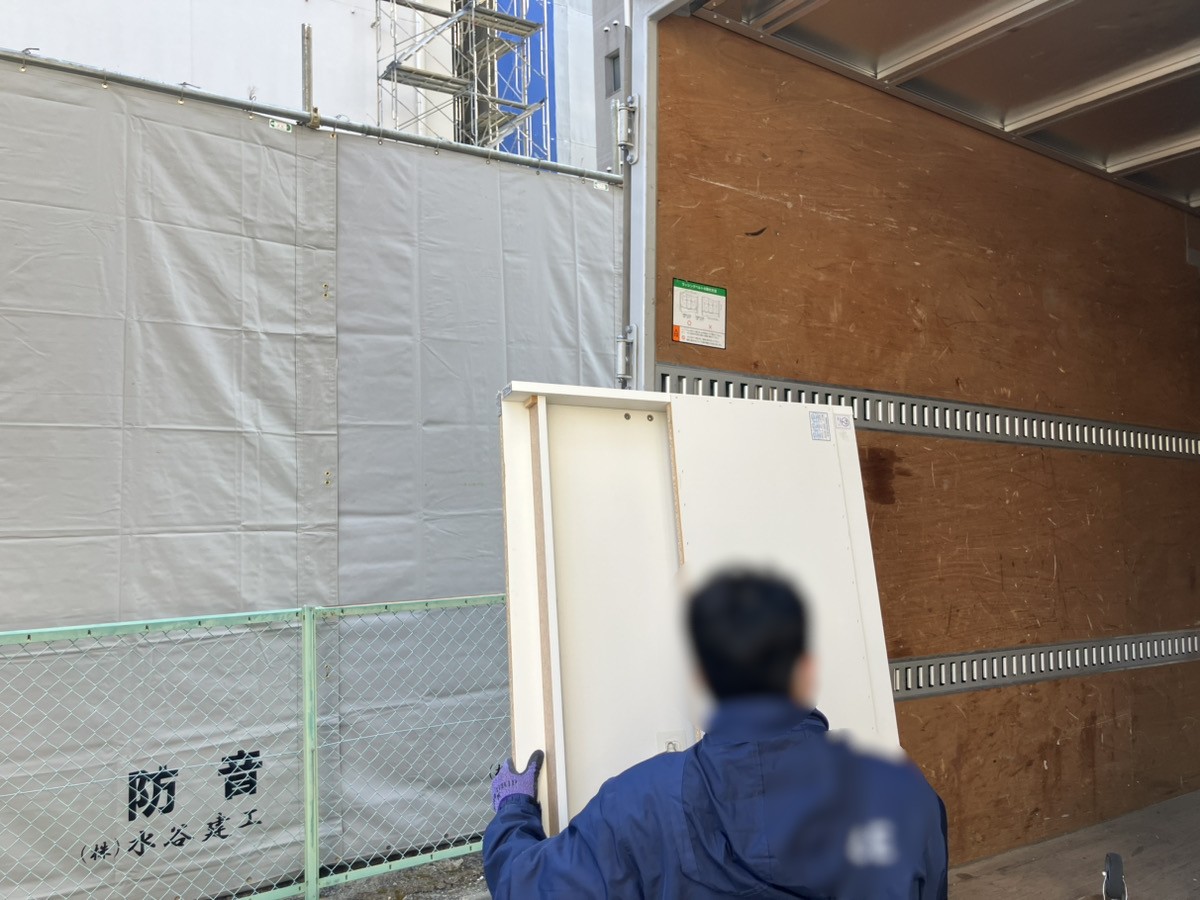 「1Kのマンションのお部屋から棚などを回収しました」作業写真